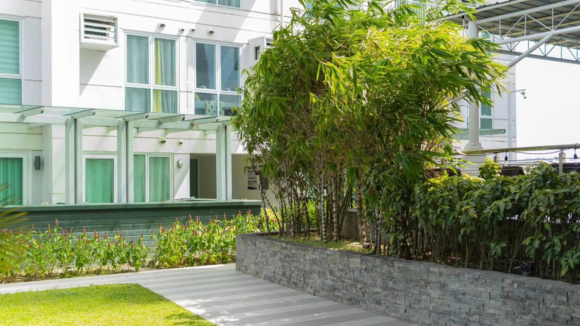 Apartment Luxe 1-Bedroom, Parking, Walk To Abreeza, Pool Davao Philippines